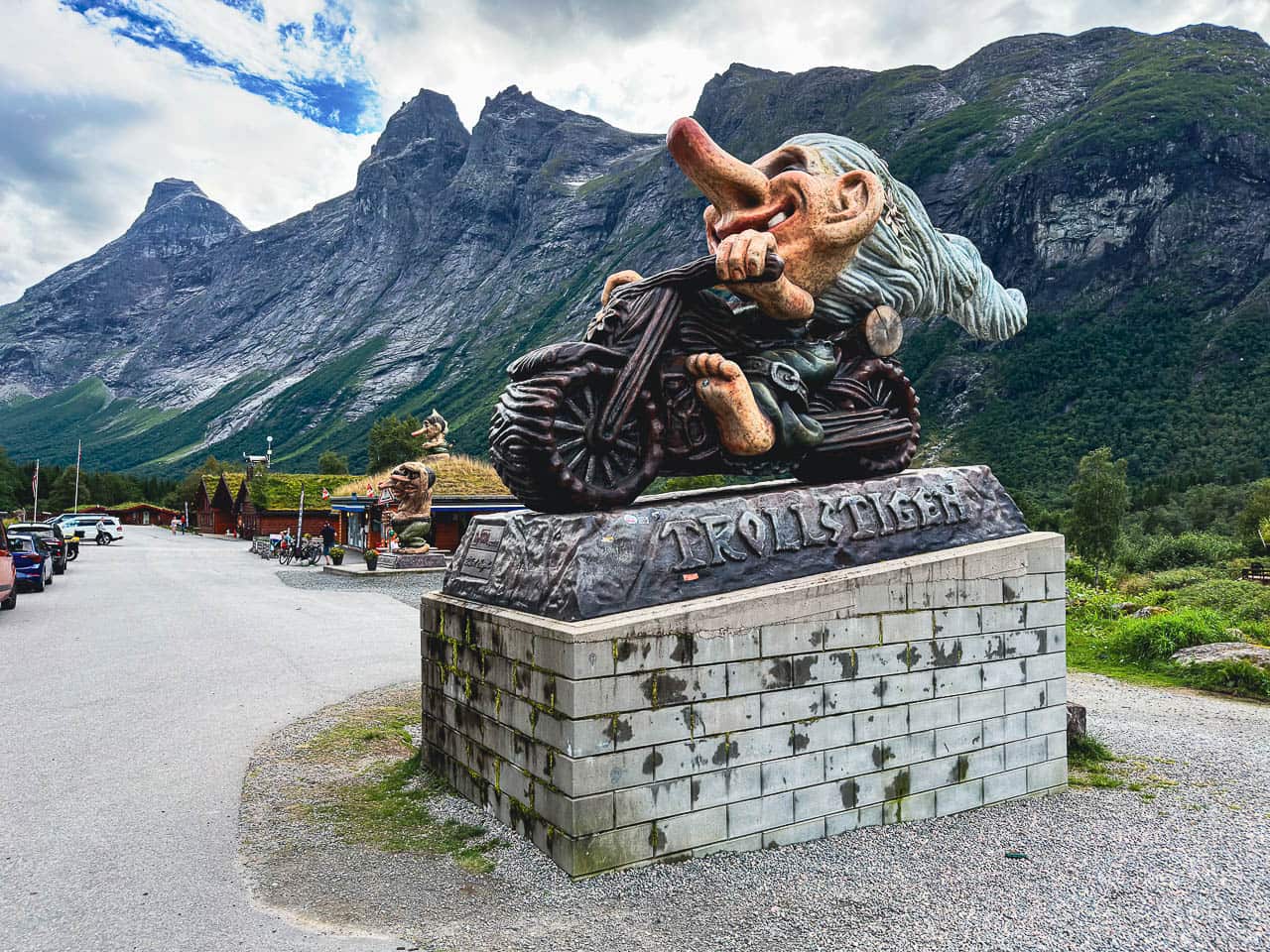 12082023_IMG_2172 -oelitours.de Zufahrt zum Trollstigen