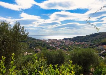 Panoramablick auf Finale Ligure