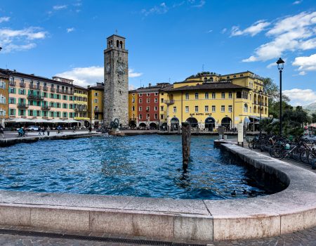 Die Piazza von Riva