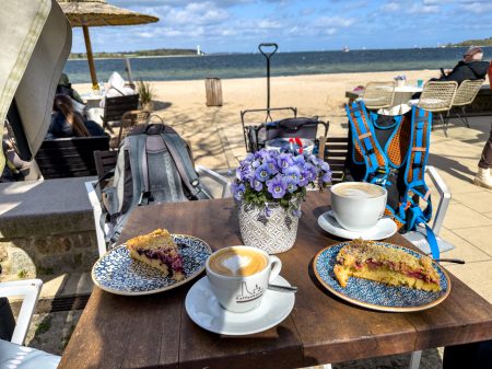 Lecker Kaffee und Kuchen